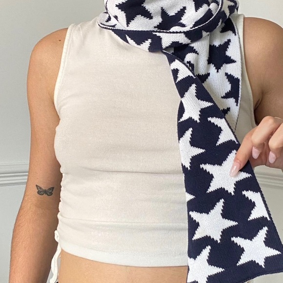 reversible Y2K knitted star scarf - Picture 3 of 4